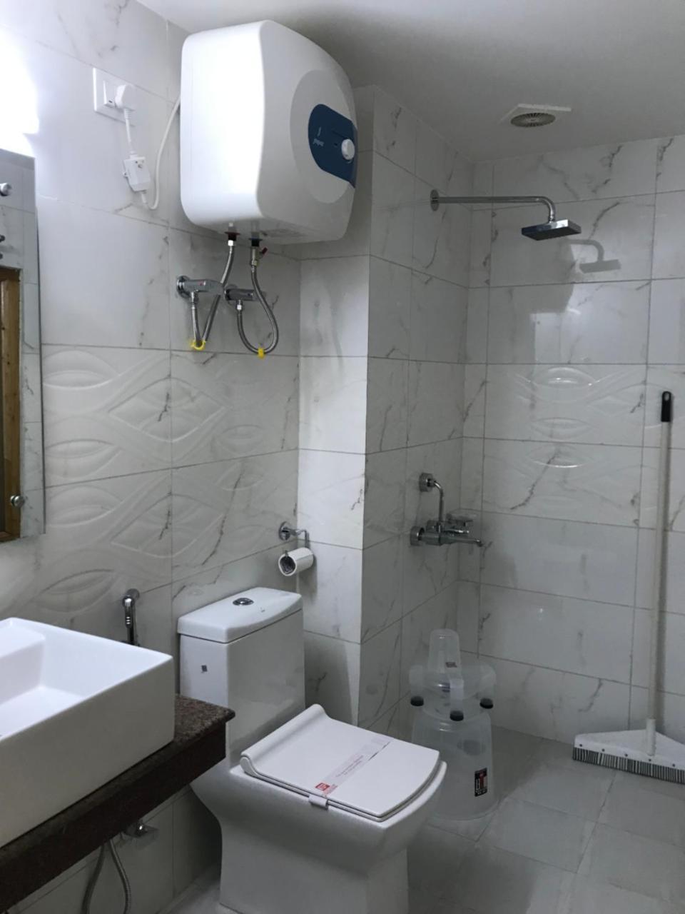Hotel Hukam'S Holiday Home קאסול מראה חיצוני תמונה