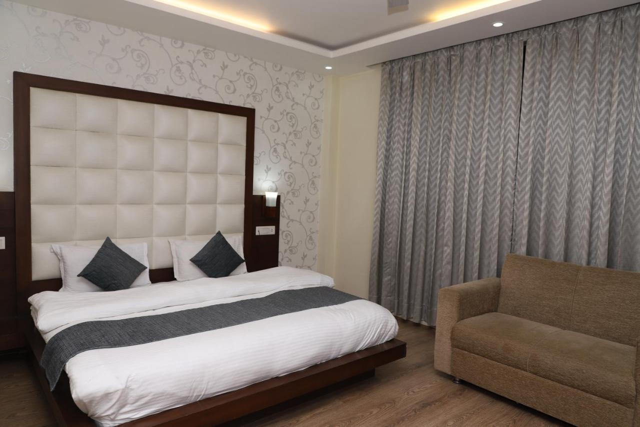 Hotel Hukam'S Holiday Home קאסול מראה חיצוני תמונה
